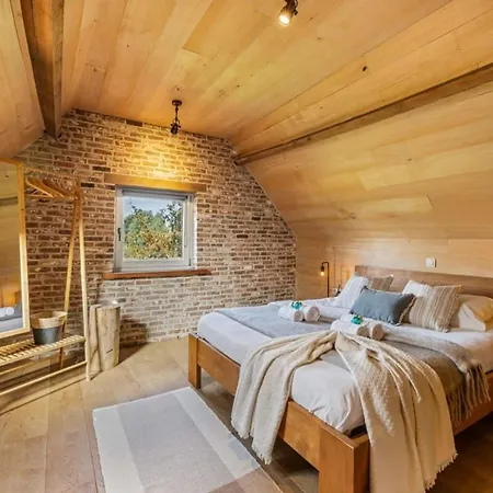 Huswell - Authentic Vacation 'de Blauwe Kroon' Holiday home